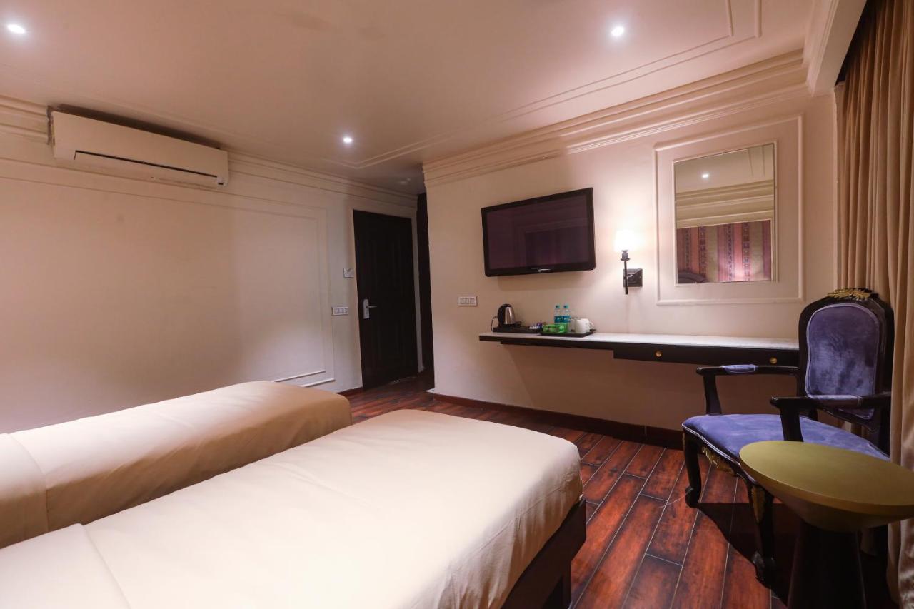 The Saga Hotel Nueva Delhi Exterior foto