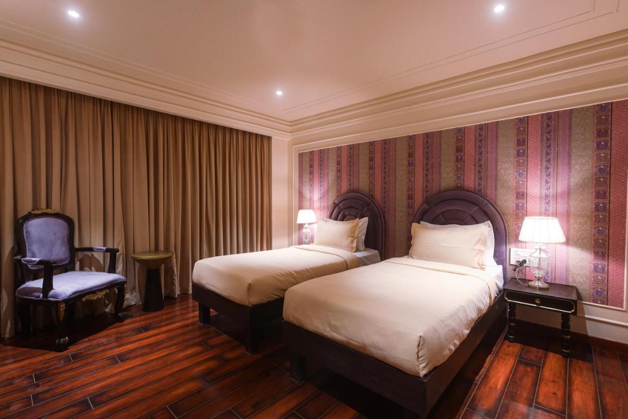 The Saga Hotel Nueva Delhi Exterior foto