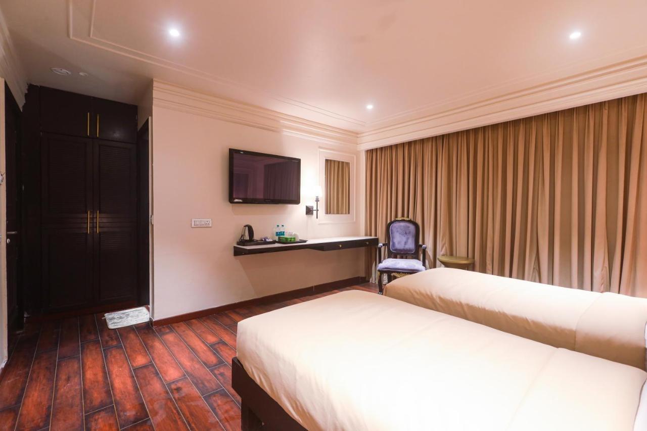 The Saga Hotel Nueva Delhi Exterior foto
